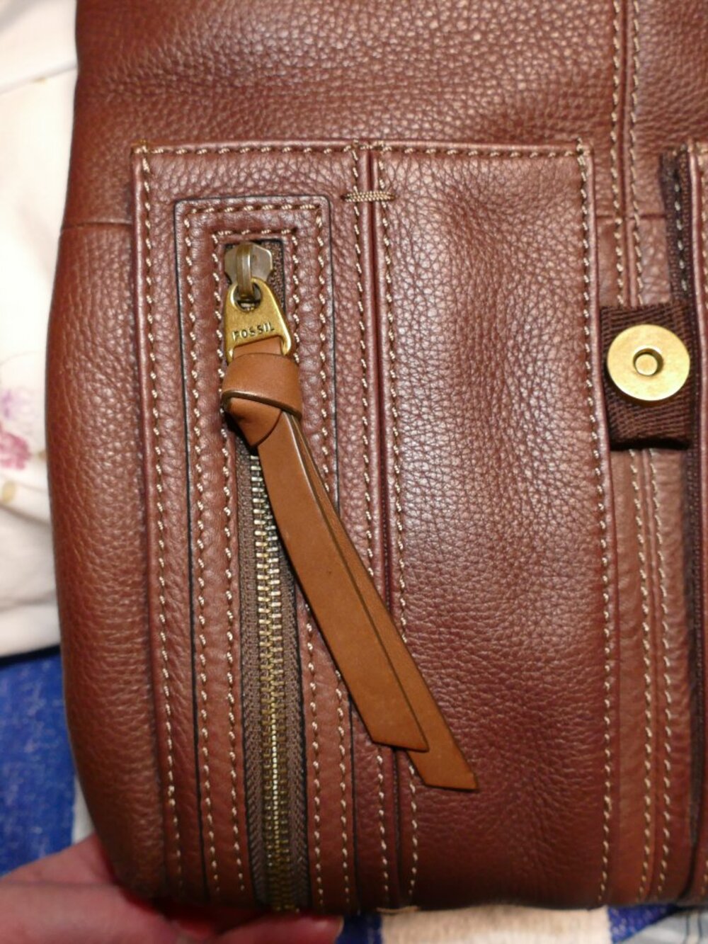 Fossil Morgan Traveler/Crossbody Purse - Picture 9 of 16
